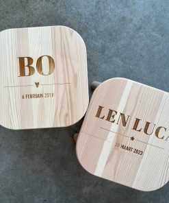 Houten krukje met naam