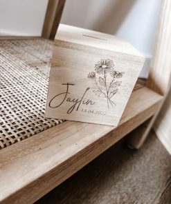 Spaarpot met geboortebloem en naam