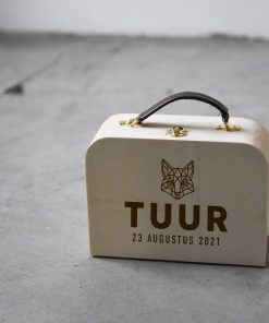 Koffertje (vos) met naam/datum