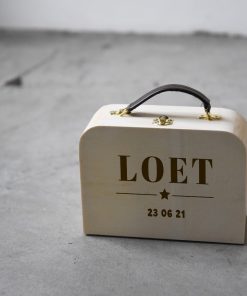 Koffertje (ster) met naam/datum (kopie)