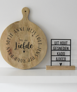 Tapasplank Rond 40cm "Niks dan liefde"  (met namen of datums)