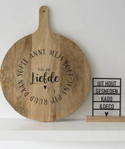 Tapasplank Rond 50cm "Niks dan liefde"  (met namen of datums)