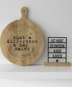 Tapasplank Rond 40cm "What a different day" (met datums)