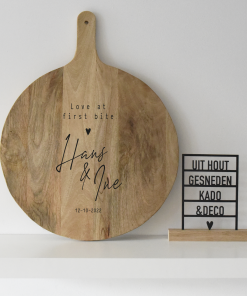 Tapasplank Rond 50cm "Love at first bites" (met namen/datum)