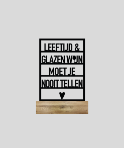 Leeftijd en glazen wijn (Kant-en-klaar)